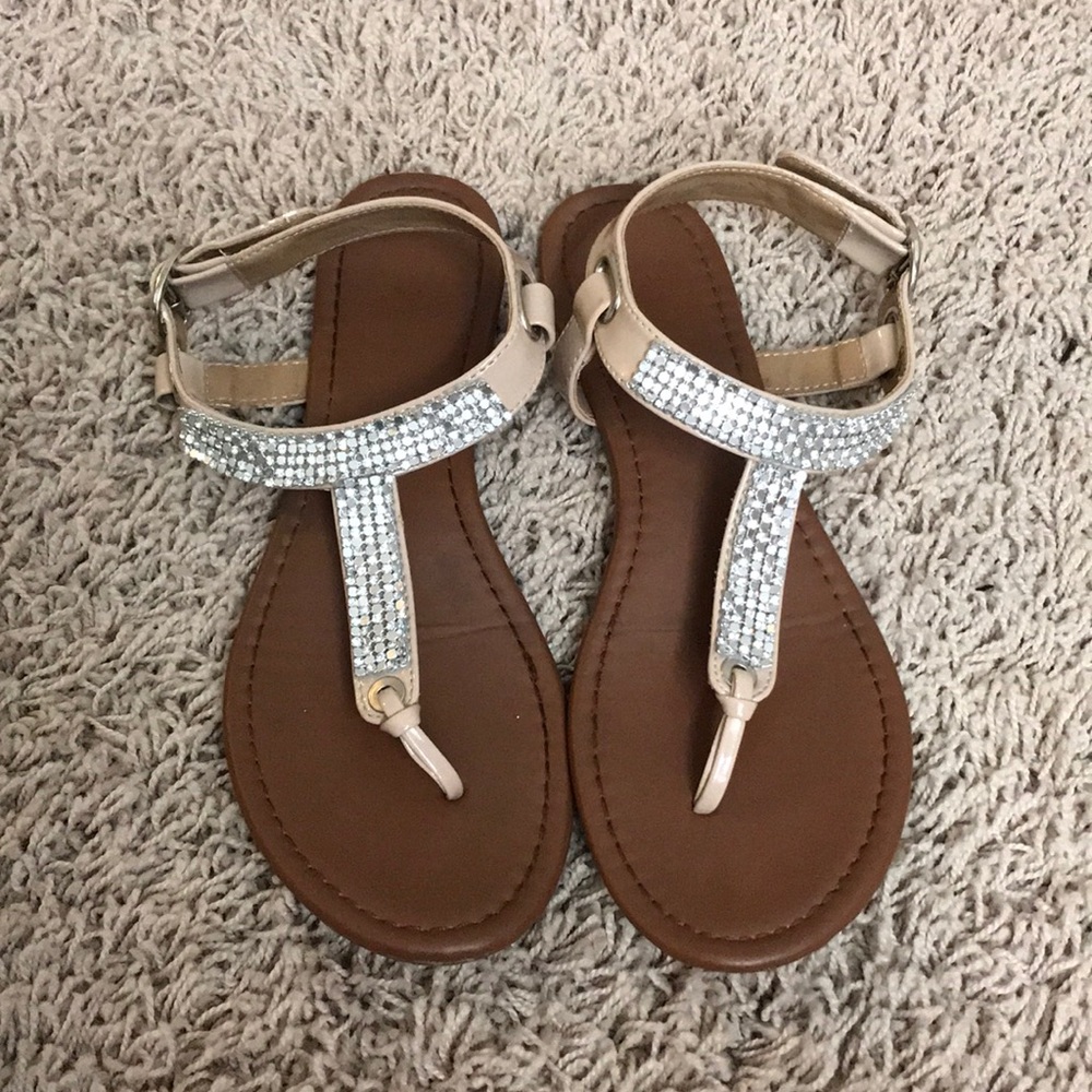 Maurice’s Size 6.5 Tan/Brown Sequin Sandals